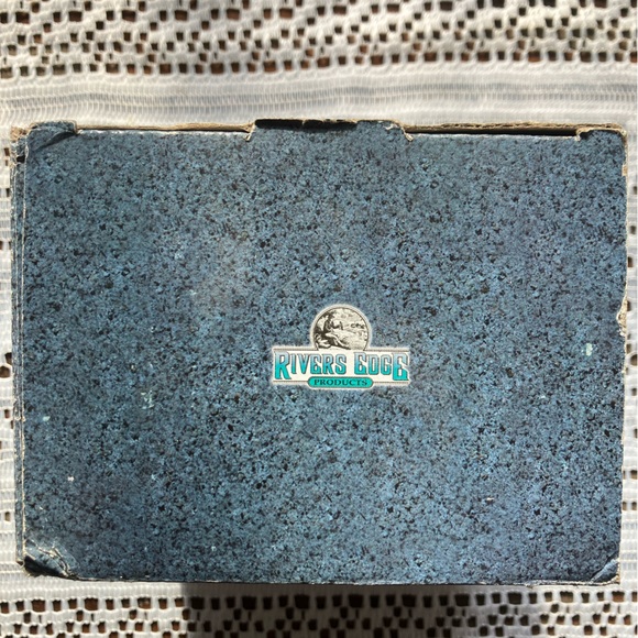 Salt and Pepper Shakers, Cowboy Boots, Ceramic Matching Set

~3.75" Tall 3" Deep - Picture 6 of 8